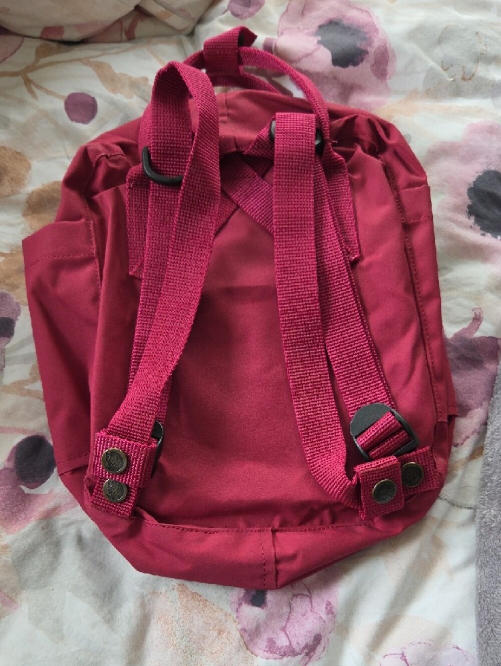 Fjallraven Kanken Mini Backpack in Raspberry Pink - Picture 4 of 4